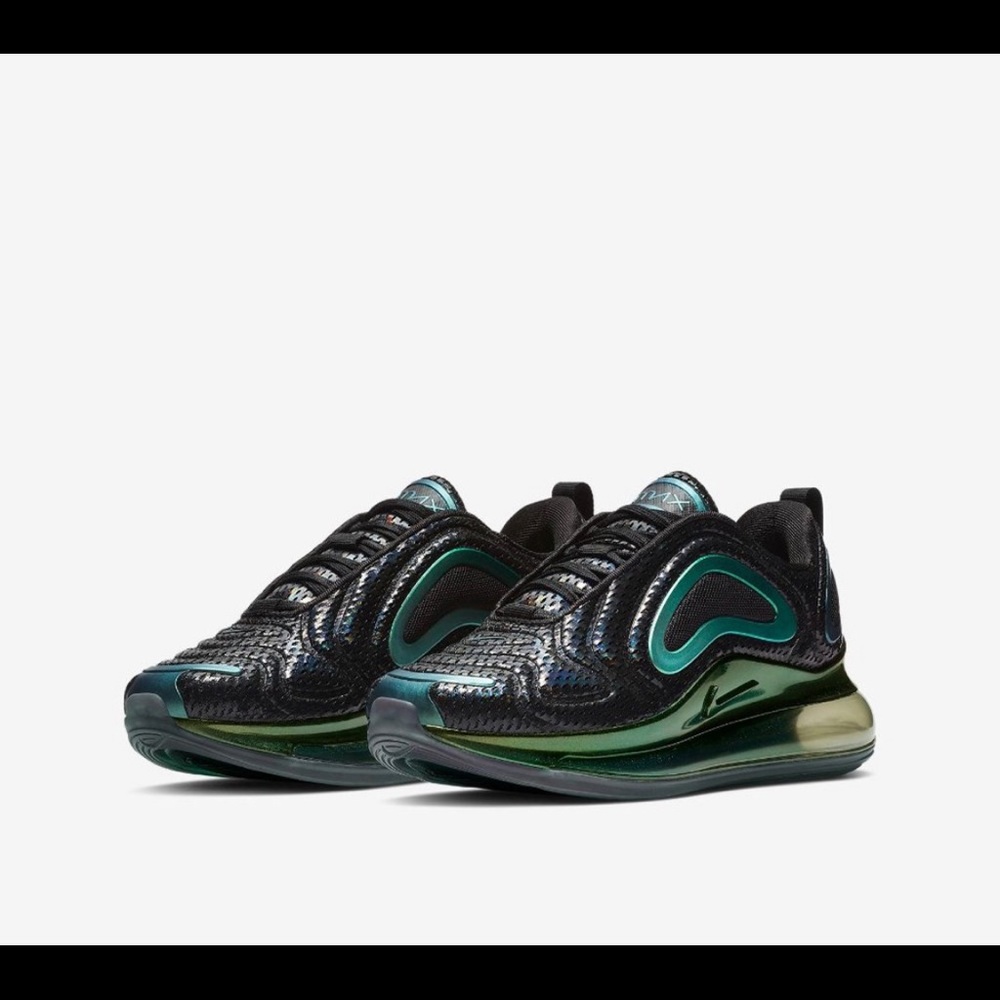 Nike AirMax new 5Y that’s a woman’s 6.5